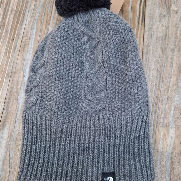 The North Face Cable Knit Beanie Hat. NWT - Picture 5 of 7